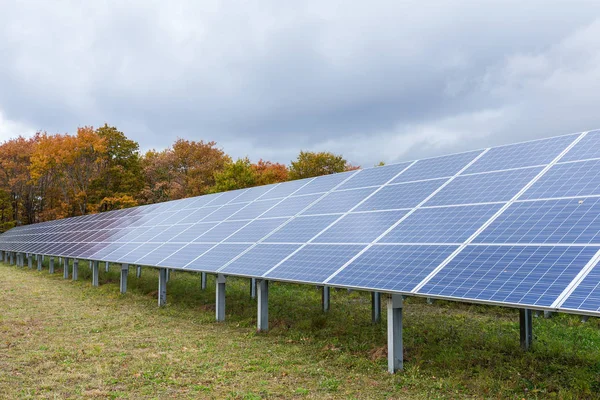 Installation de panneaux solaires — Photo