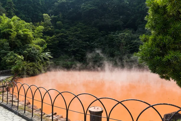 Chinoike jigoku in der Stadt Beppu — Stockfoto