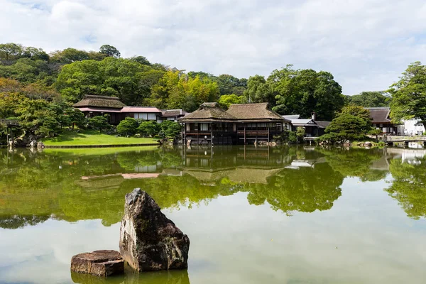 Japonés tradicional viejo jardín — Foto de Stock