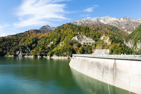 Réservoir de barrage Kurobe au Japon — Photo