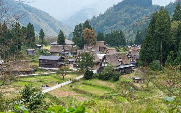 Shirakawago geleneksel eski köy — Stok fotoğraf
