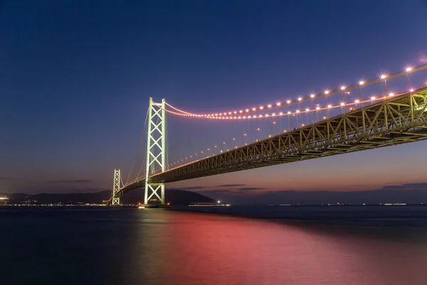 Puente Akashi Kaikyo por la noche — Foto de Stock