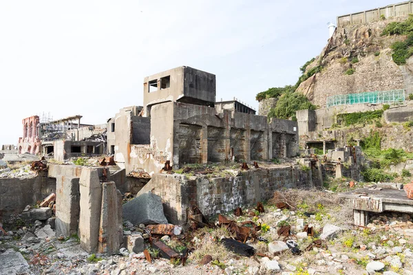 Ilha de batalha abandonada na cidade de Nagasaki — Fotografia de Stock