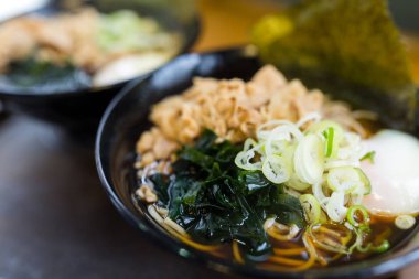 Plaka masada Japon ramen