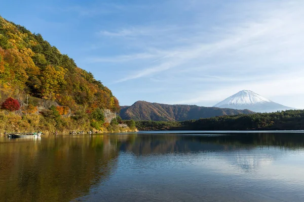 Mount Fuji and Lake Saiko — Stock Photo, Image