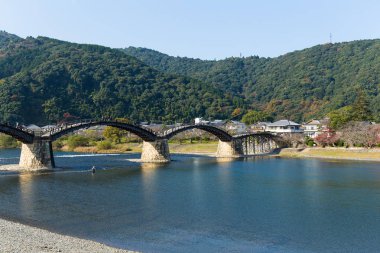 Iwakuni şehirde Kintaikyo Köprüsü