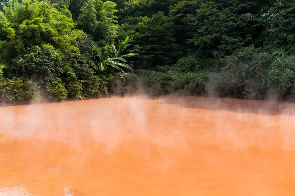 Krevní rybník peklo v Beppu city — Stock fotografie