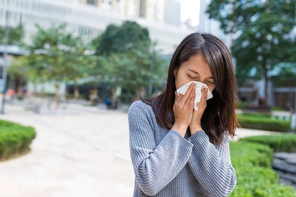 Woman feeling sick — Stock Photo, Image