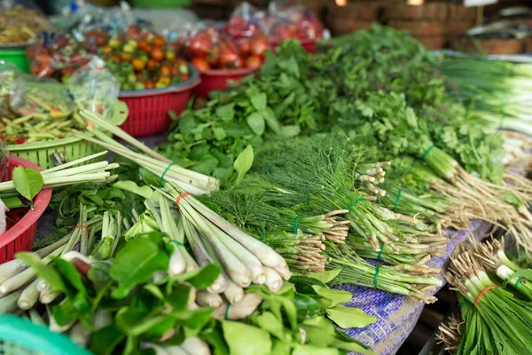 Frisches Gemüse auf dem Markt — Stockfoto