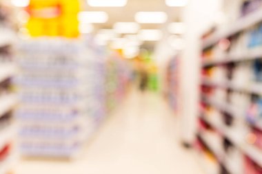 Arka plan bulanık süpermarket alışveriş merkezinde