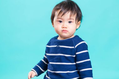 Küçük sevimli Asya bebek