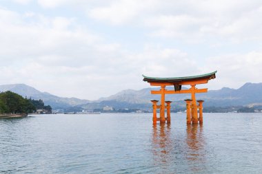 Itsukushima tapınak Japonya'da 