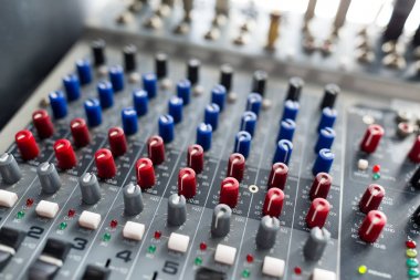Studio ses karıştırıcı