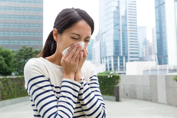 Woman feeling unwell in Hong Kong — Stock Photo, Image