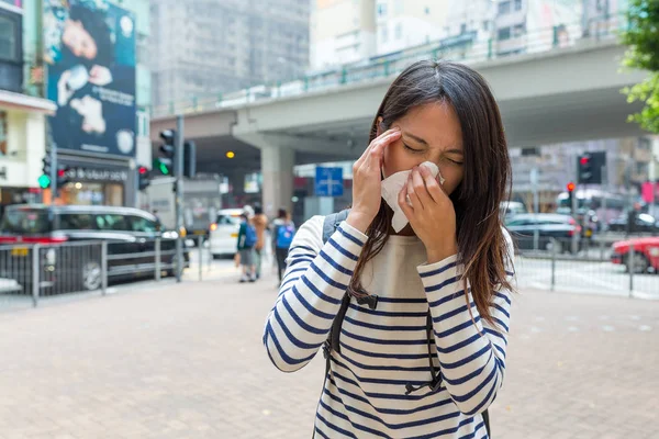 Frau fühlt sich am Hongkong krank — Stockfoto