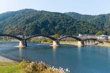 Japonya'nın geleneksel Kintai Köprüsü 