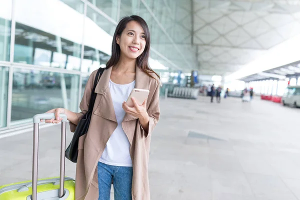 Mujer asiática que viaja a Hong Kong — Foto de Stock