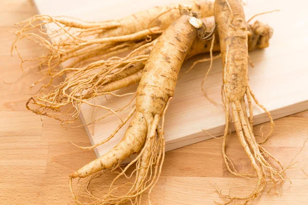 Korean fresh ginseng — Stock Photo, Image