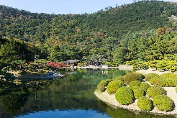 Japanese Ritsurin Garden in autumn — Stock Photo, Image