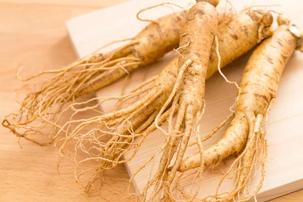 Friss koreai ginseng — Stock Fotó