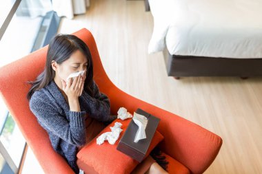 kadın duygu hasta evde