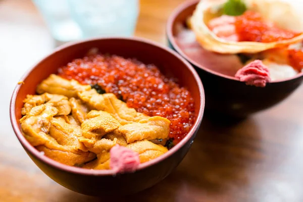 Mariscos con arroz en tazones — Foto de Stock