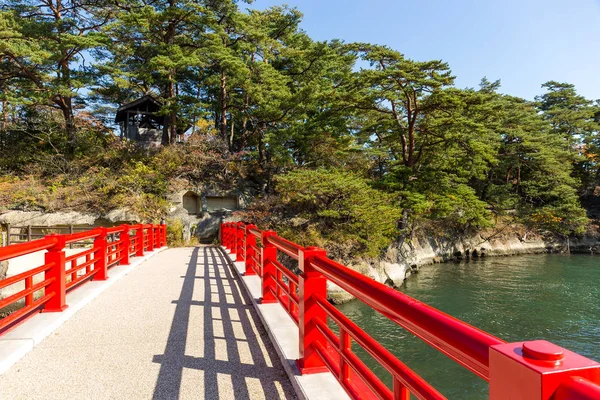 Matsushima ostrov s červený most — Stock fotografie