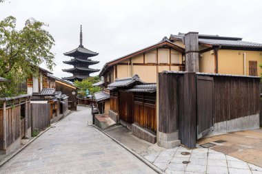 Yasaka Pagoda ve Sannen Zaka sokak