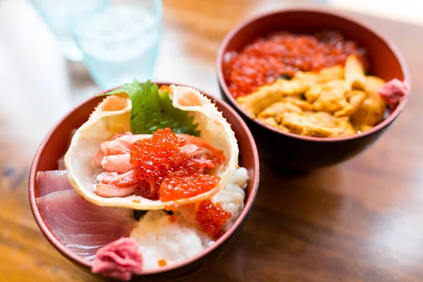 Pirinç kase ile Japon deniz ürünleri — Stok fotoğraf