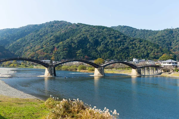 Japonya'nın geleneksel Kintai Köprüsü