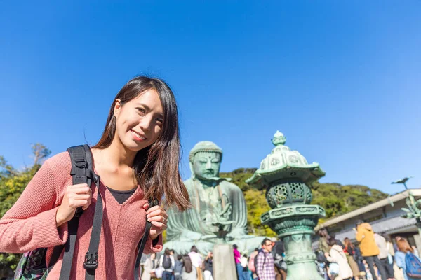 Mujer viajando por la ciudad de Kamakura —  Fotos de Stock