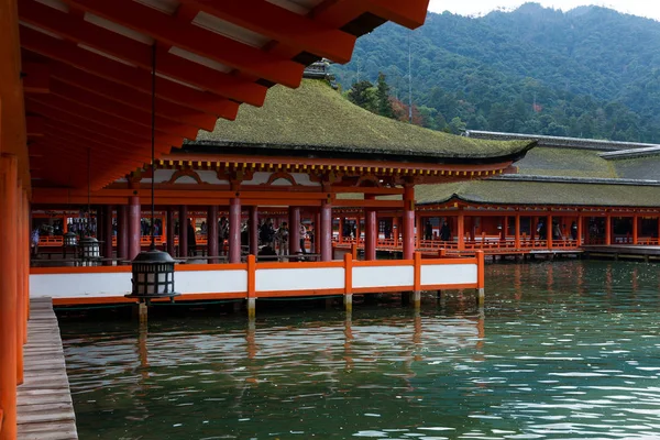 Itsukushima santuario en Japón — Foto de Stock