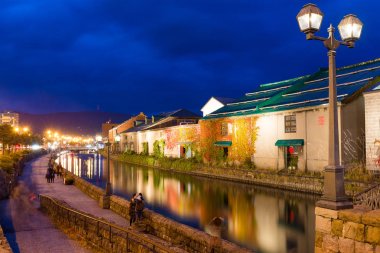 Otaru kanalda Japonya geceleri