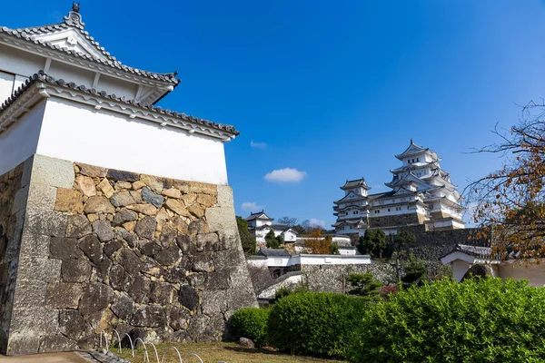 Castillo Himeiji japonés con cielo azul — Foto de Stock