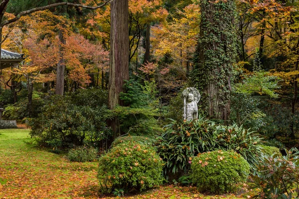 Autumn Japanese temple — Stock Photo, Image