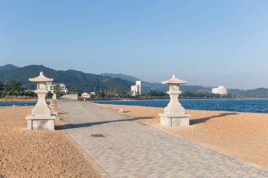 Aoshima tapınak ve deniz plaj