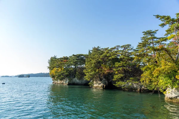 Matsushima islands with clear blue sky — Stock Photo, Image