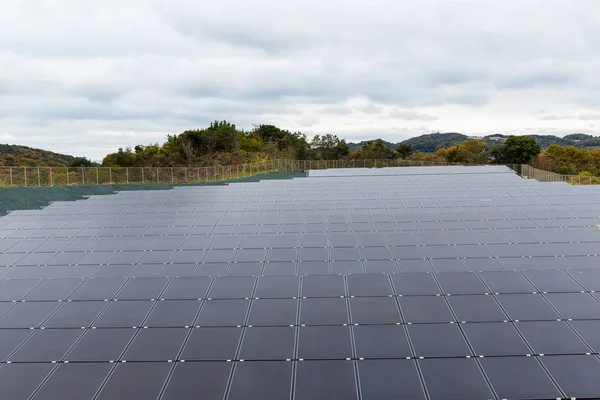 Fabryka energii słonecznej panelu — Zdjęcie stockowe
