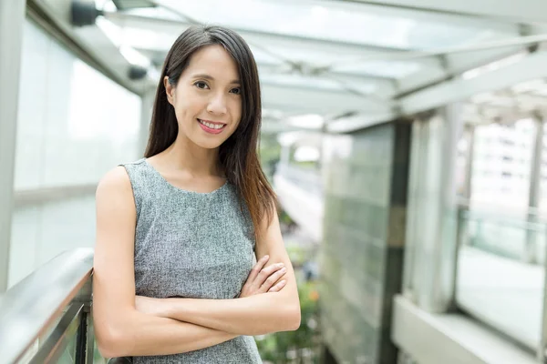 Asiatische junge Geschäftsfrau — Stockfoto