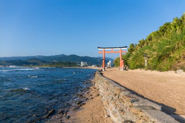 Aoshima tapınak içinde kırmızı yakın