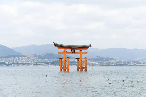 Itsukushima santuario en Japón — Foto de Stock