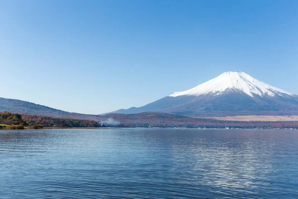 Lago Yamanaka e montagna Fuji — Foto Stock