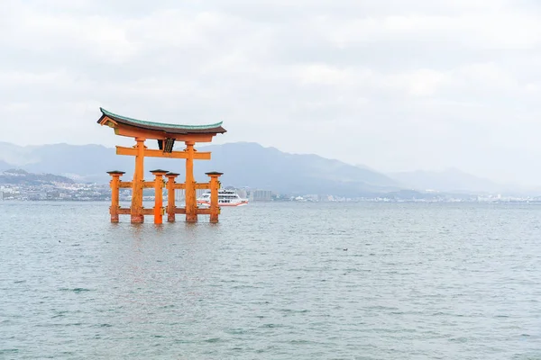 Itsukushima shrine in Japan — Stock Photo, Image