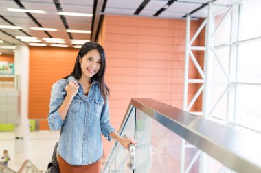 Genç Asyalı kadın portresi