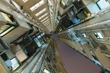 gökdelenin düşük açılı görünüş