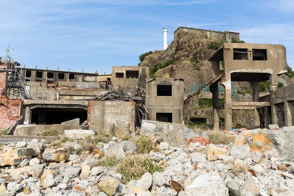 Isola di Gunkanjima con rovine — Foto Stock