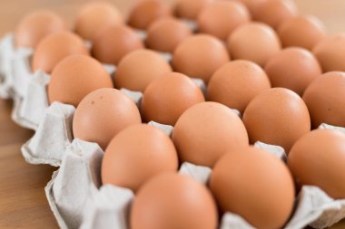 Paket içinde taze tavuk yumurta 