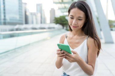 Cep telefonu kontrol kadın