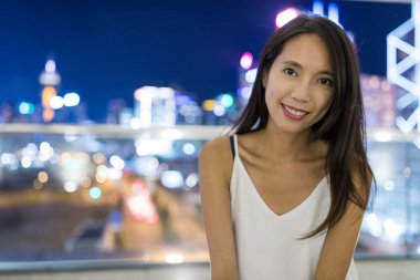 Genç Asyalı kadın