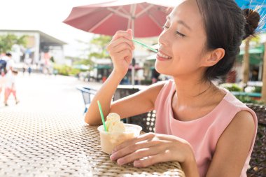 Kadın zevk buzlu krema 